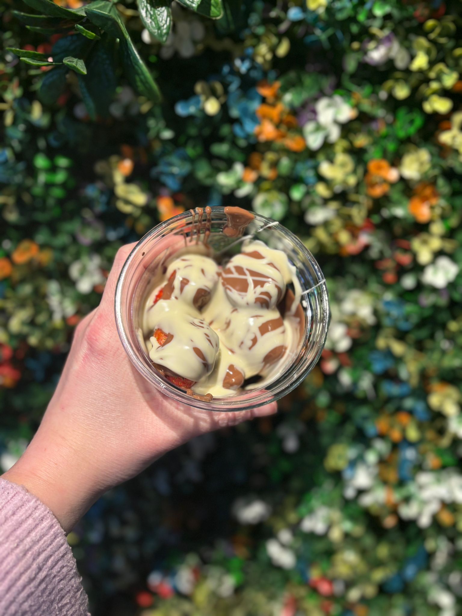 Maand snack aardbeien met topping naar keuze